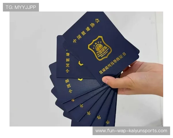 裁判员裁决争议引发热议，公正性受到关注，裁判员宣布